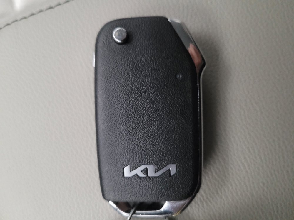 Used 2025 Kia Soul LX FWD image 32