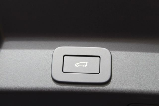 New 2026 Jaguar F-PACE R-Dynamic S image 24