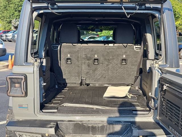 Used 2018 Jeep Wrangler Unlimited Sahara AWD/4WD image 12
