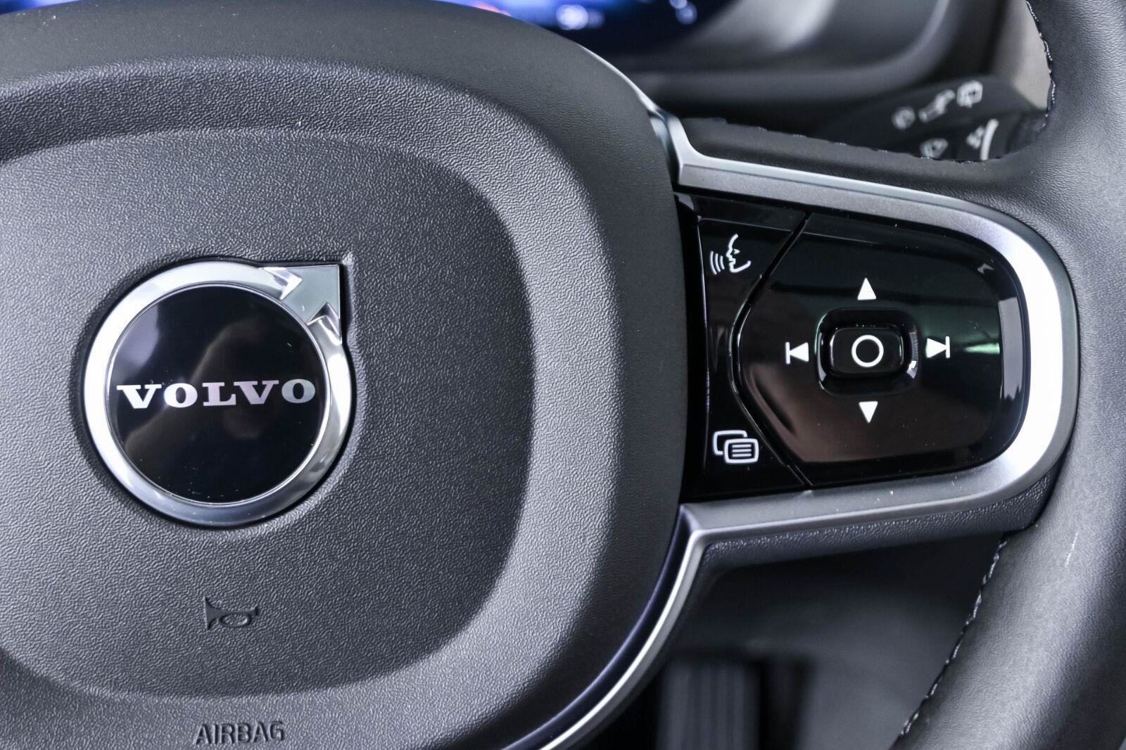 New 2026 Volvo XC90 B6 Plus w/ Protection Package Premier AWD/4WD image 11