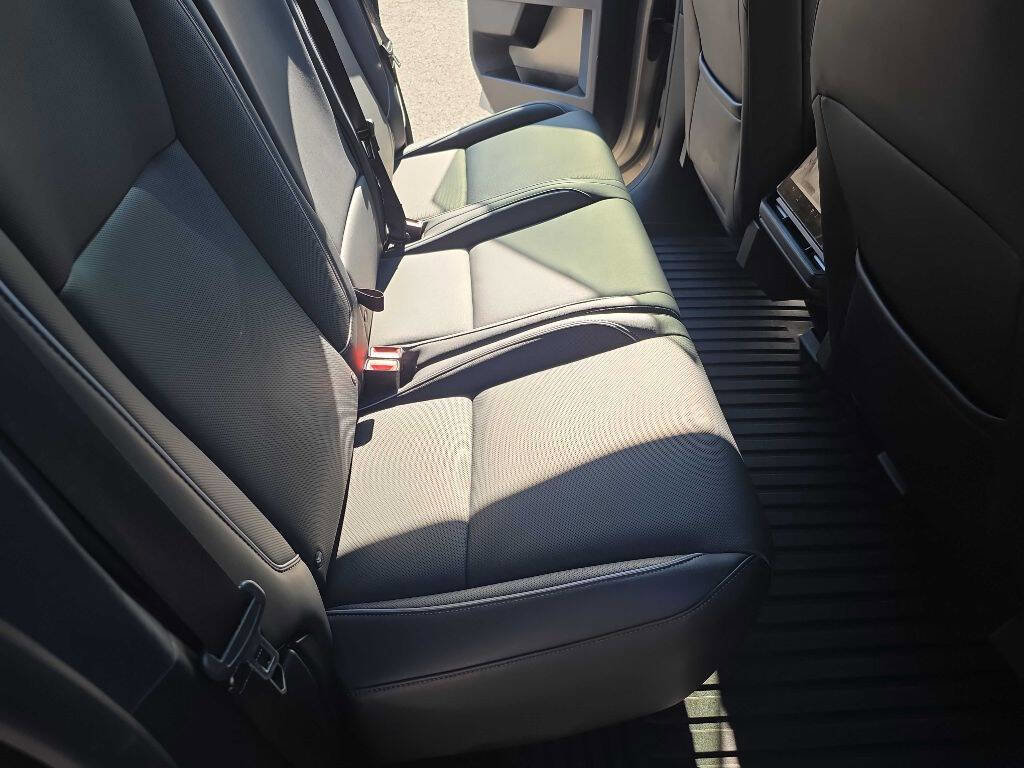 Used 2024 Tesla Cybertruck AWD Crew Cab image 19