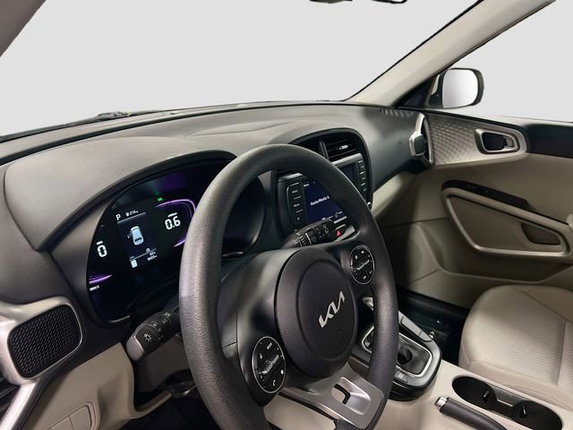 Certified 2025 Kia Soul LX image 9
