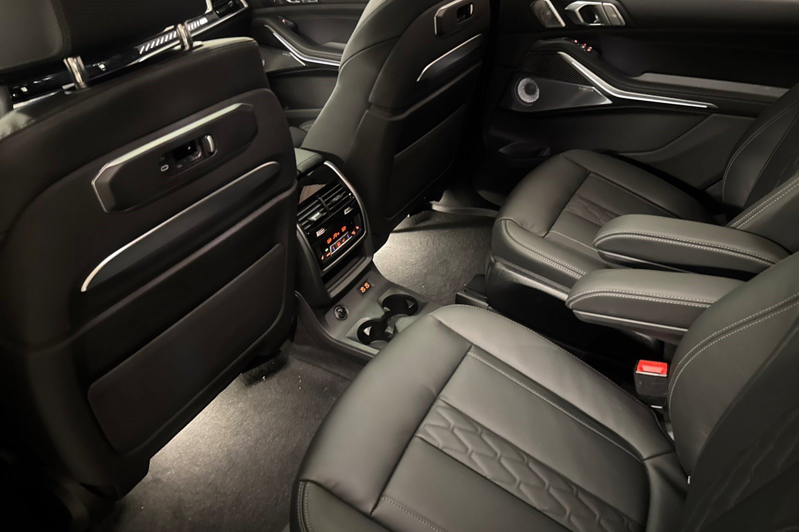 New 2027 BMW X7 M60i AWD/4WD image 26