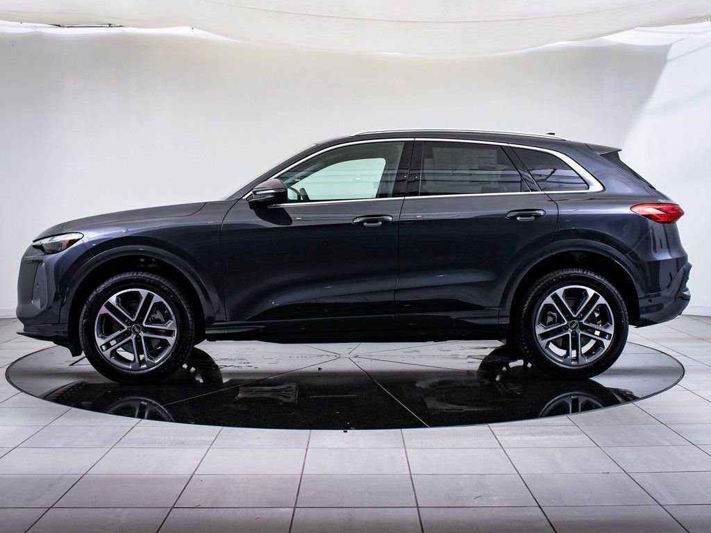 Used 2025 Audi Q5 Premium w/ Convenience Package AWD/4WD image 5