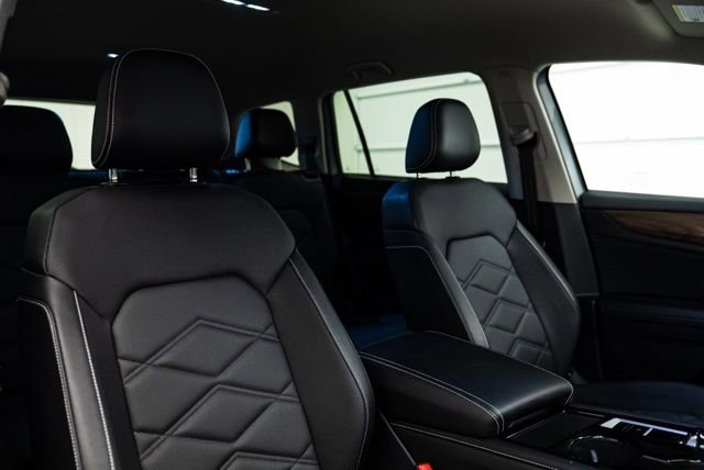 Used 2025 Volkswagen Atlas SE image 13