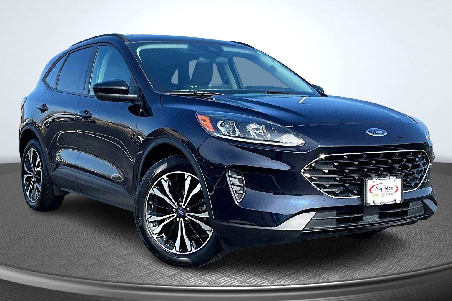 Used 2021 Ford Escape SE w/ SE Sport Appearance Package image 13