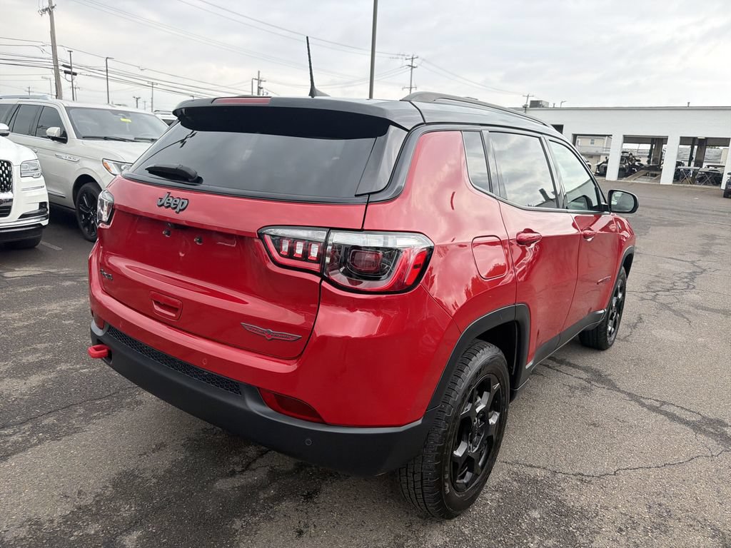 Used 2023 Jeep Compass Trailhawk w/ Trailhawk Convenience Group AWD/4WD image 5
