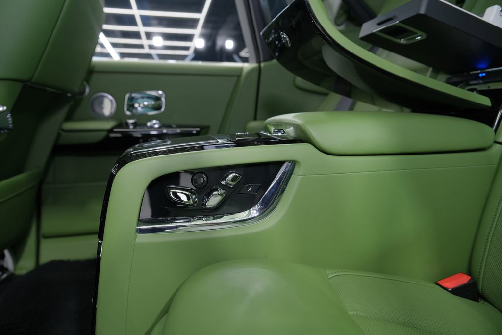 Used 2023 Rolls-Royce Phantom Sedan w/ The Phantom Package image 42