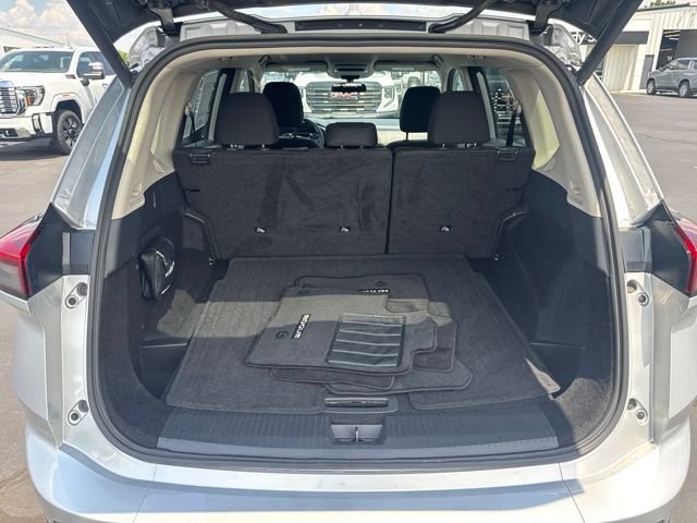 Used 2024 Nissan Rogue SV FWD image 5