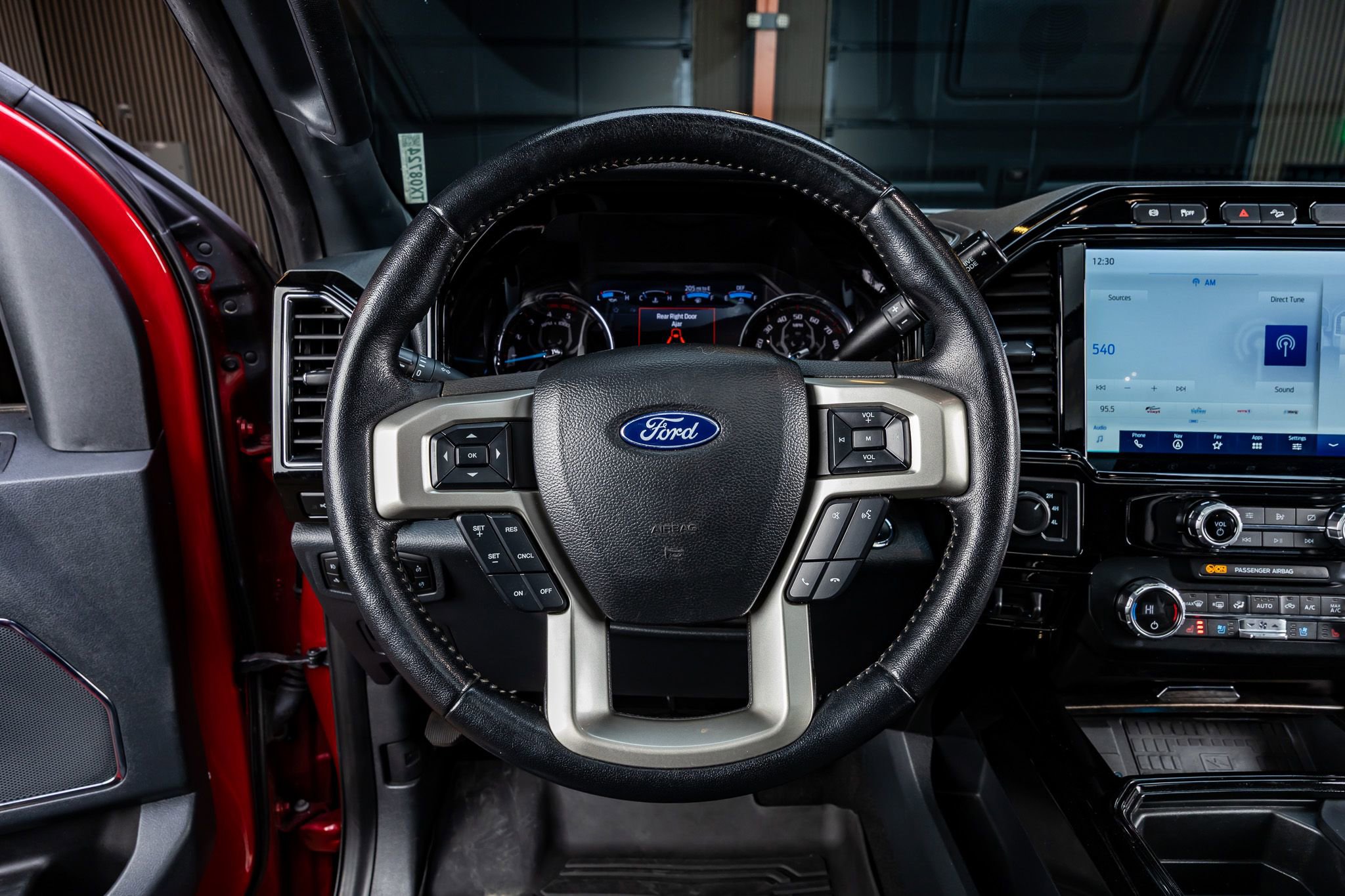 Used 2022 Ford F250 Lariat w/ Black Appearance Package image 18