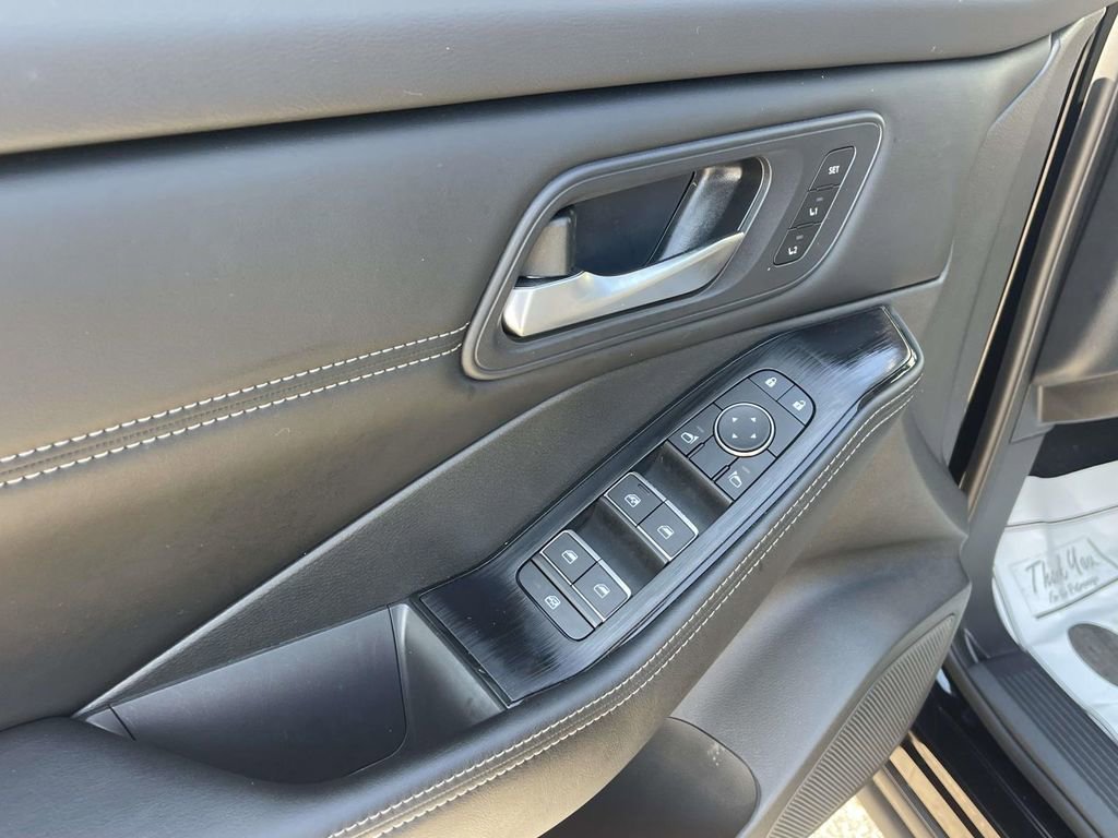 Used 2024 Nissan Rogue SL w/ SL Premium Package image 19