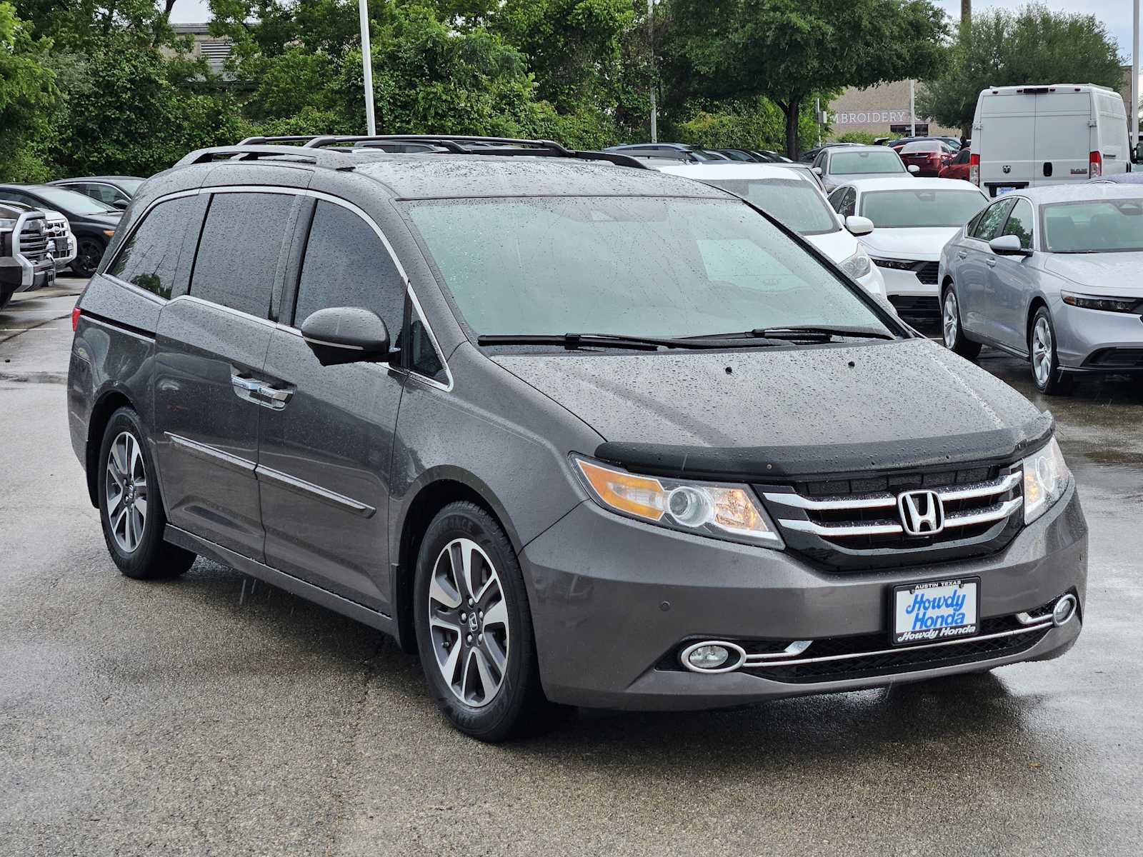 Used 2016 Honda Odyssey Touring image 3