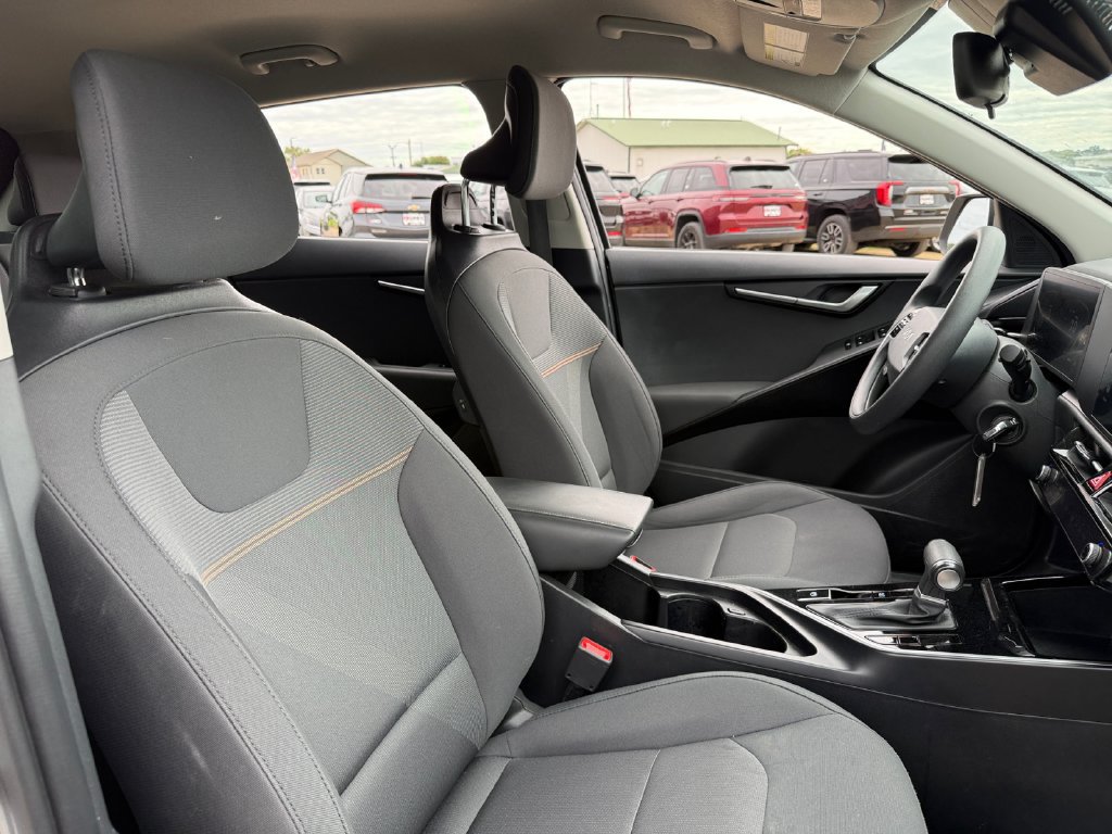 Used 2025 Kia Niro LX FWD image 38