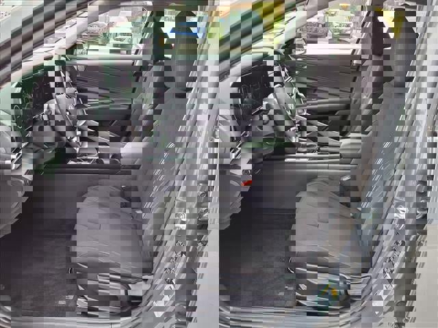 Certified 2025 Hyundai Elantra SEL image 11