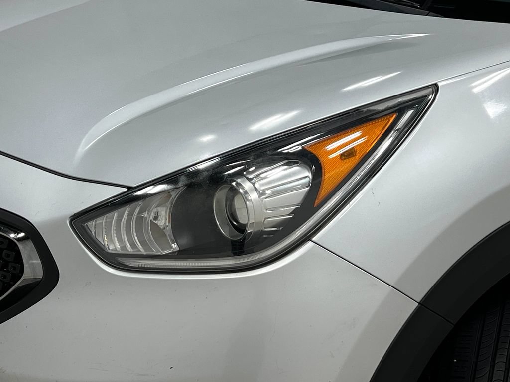 Used 2019 Kia Niro LX FWD image 33
