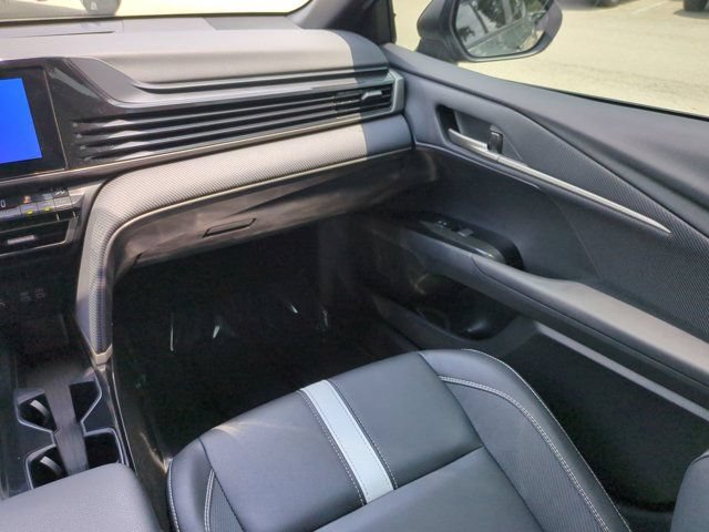Used 2025 Toyota Camry SE FWD image 15