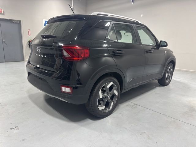 Certified 2026 Hyundai Venue SEL image 5