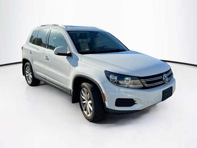 Used 2017 Volkswagen Tiguan Wolfsburg Edition AWD/4WD image 3