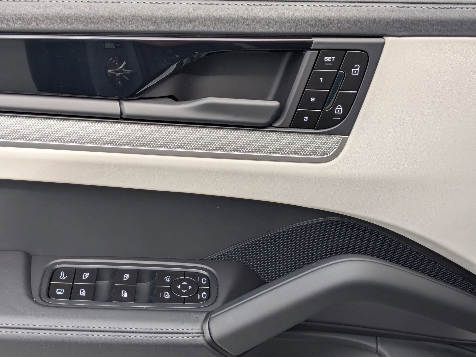 New 2026 Porsche Cayenne S image 14