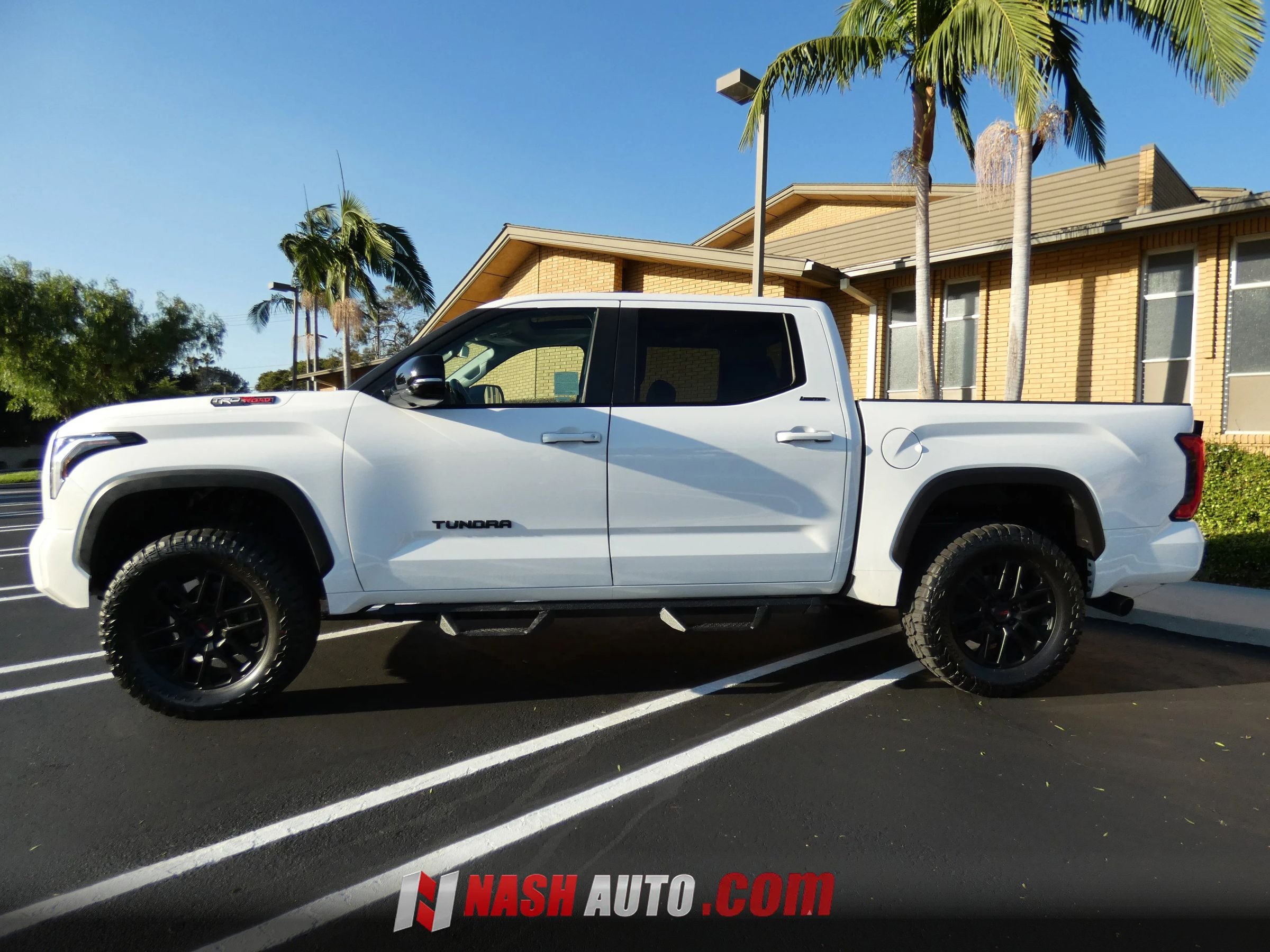 Used 2024 Toyota Tundra Limited AWD/4WD image 15