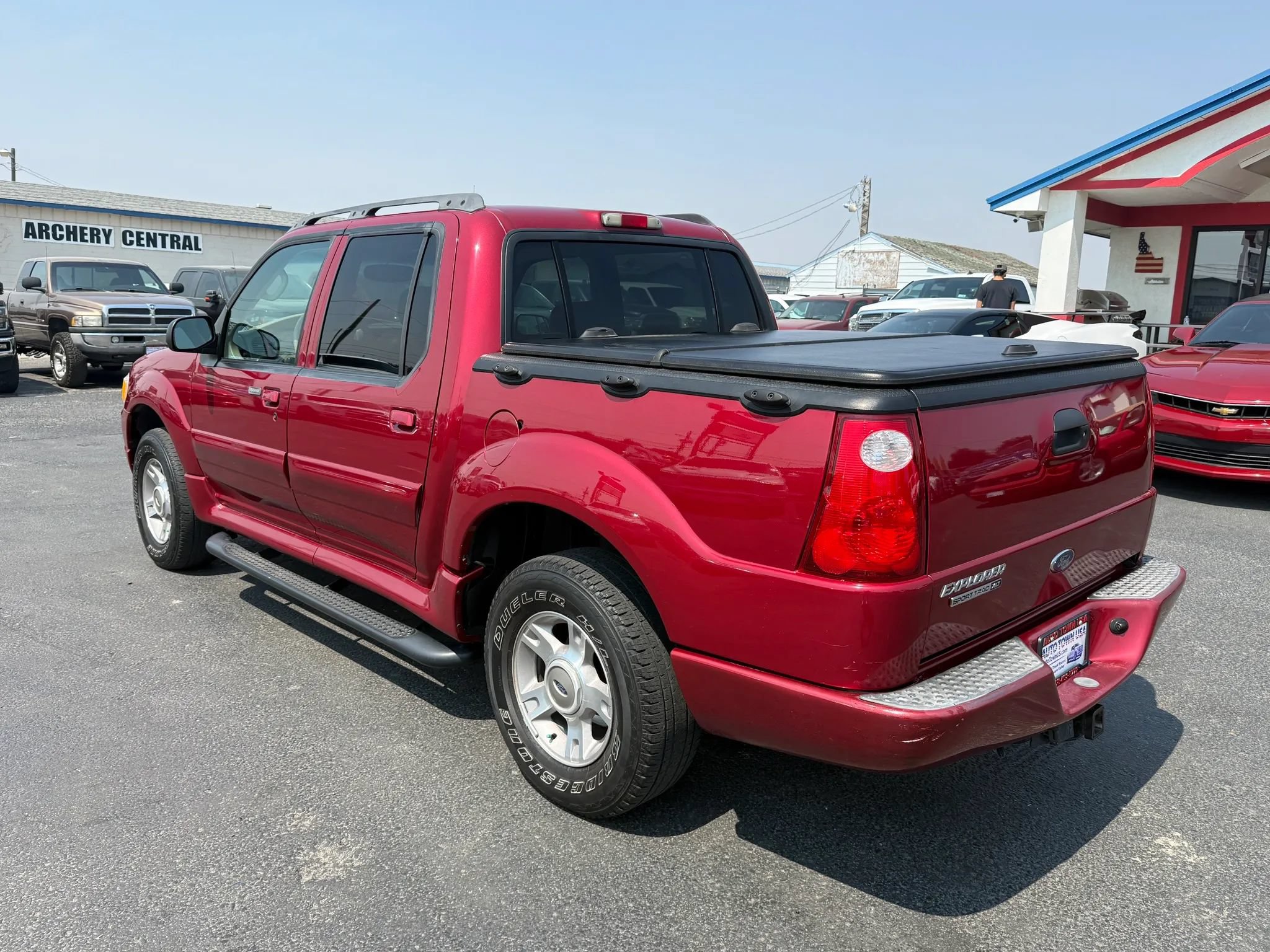 Used 2004 Ford Explorer Sport Trac XLT AWD/4WD image 3