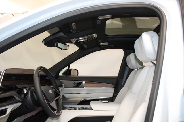New 2027 Cadillac Vistiq Luxury AWD/4WD image 5