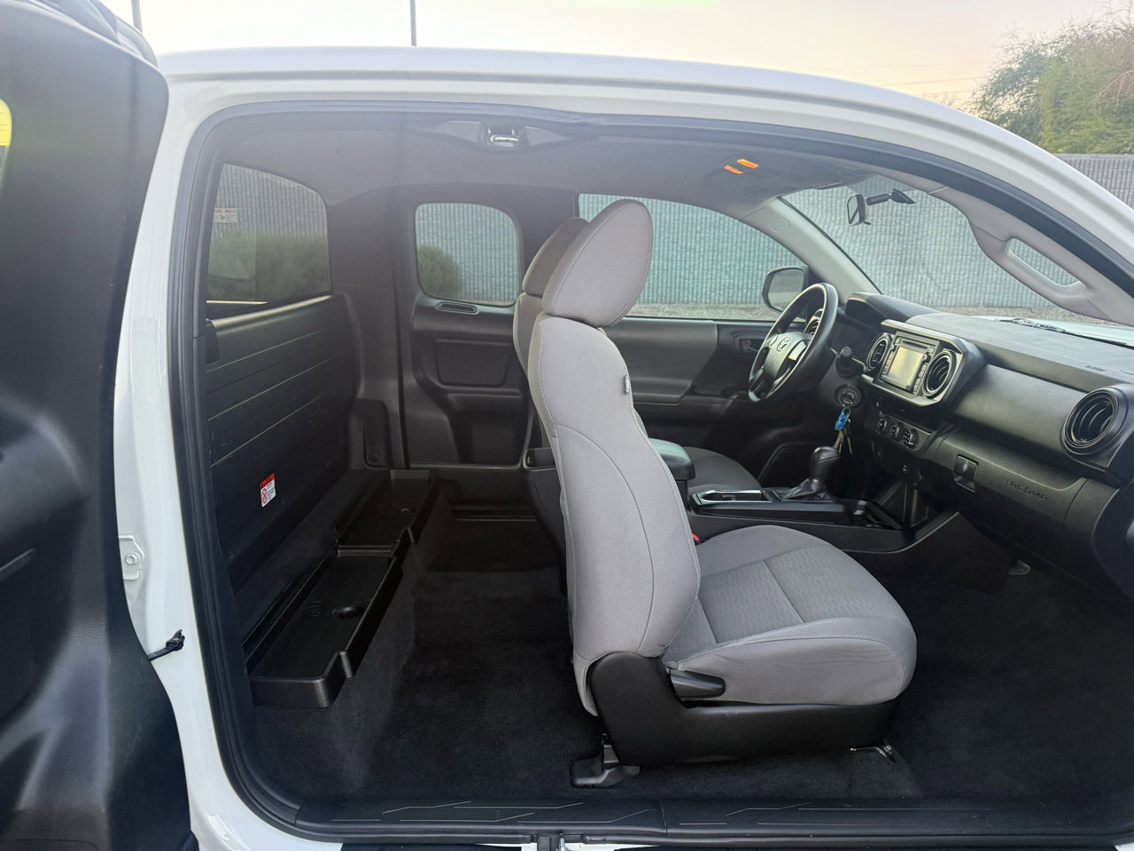 Used 2016 Toyota Tacoma SR RWD image 15