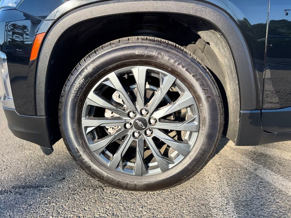 Used 2024 Chevrolet Traverse RS w/ LPO, Floor Liner Package AWD/4WD image 3