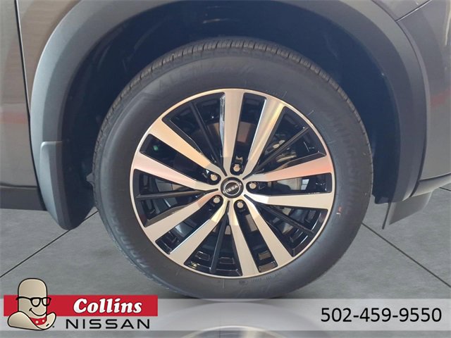 New 2025 Nissan Pathfinder Platinum image 3