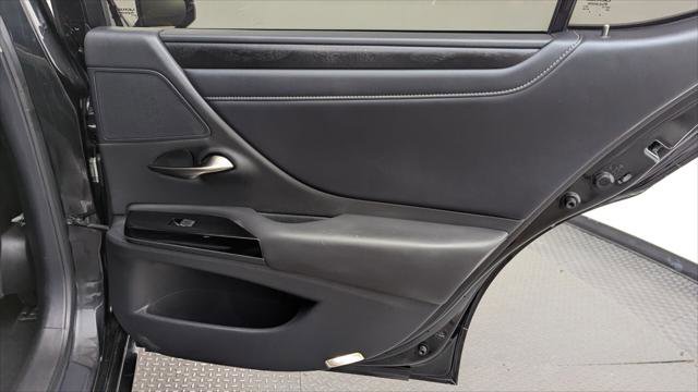 Used 2023 Lexus ES 300h w/ Premium Package FWD image 19