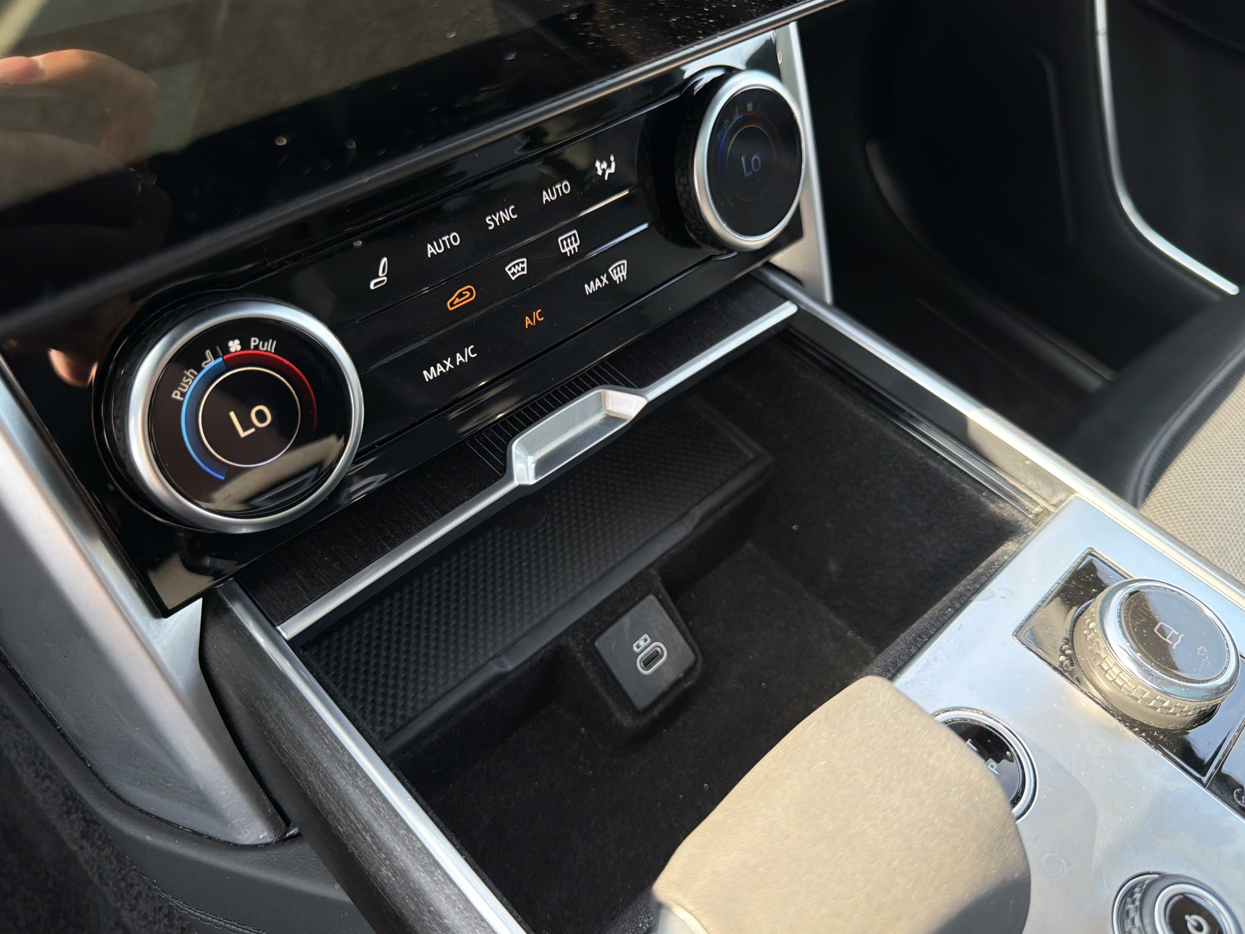 Used 2023 Land Rover Range Rover Long Wheelbase First Edition AWD/4WD image 68