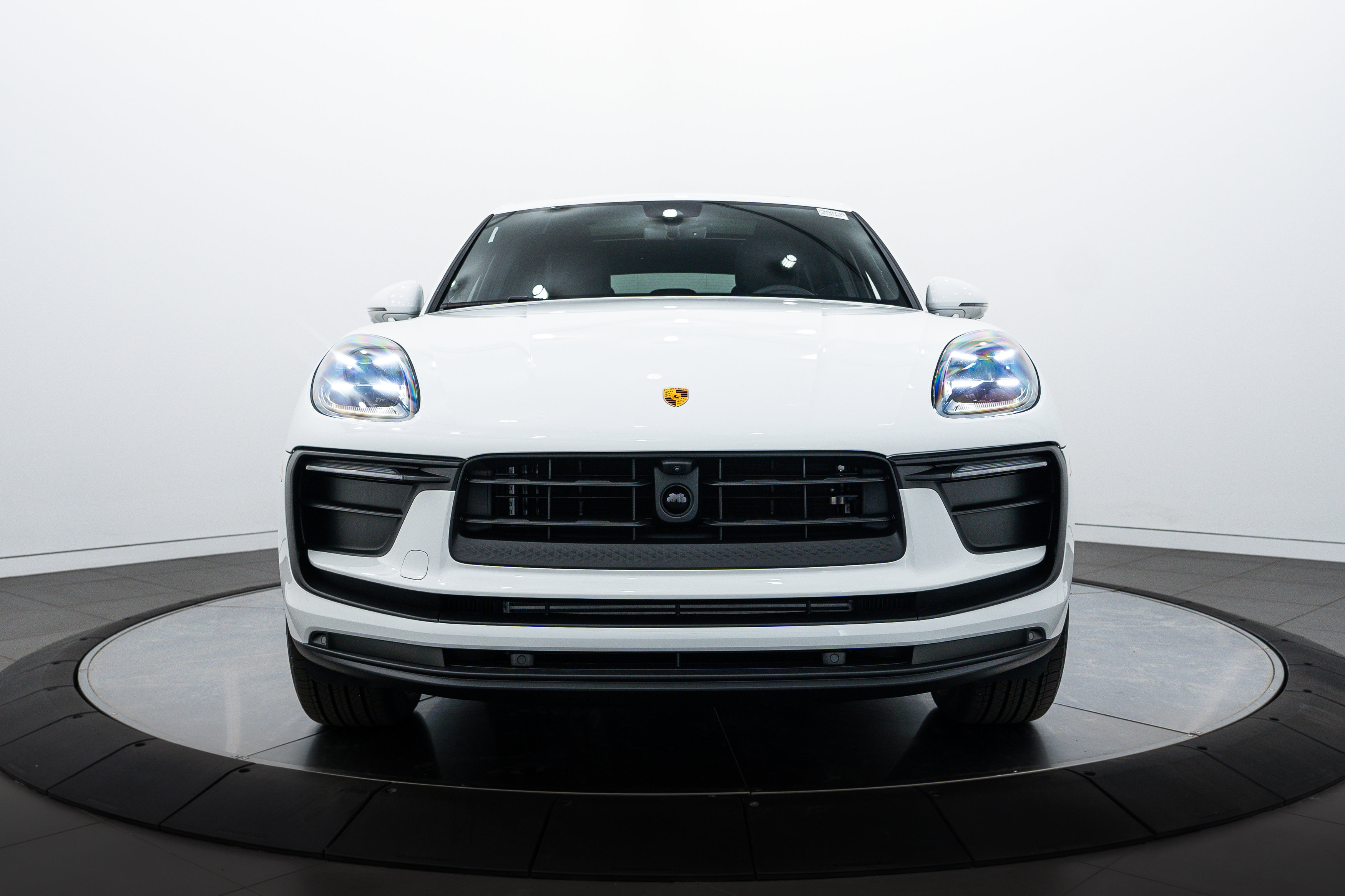 New 2025 Porsche Macan image 10