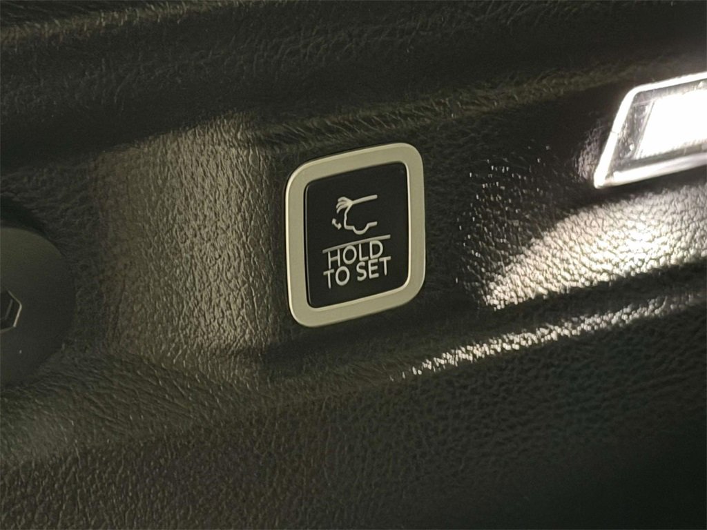 Certified 2022 Jeep Grand Cherokee L Limited image 13