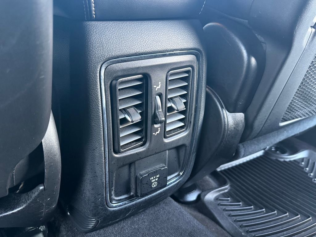 Used 2017 Jeep Grand Cherokee Altitude image 25