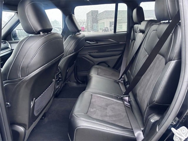 Used 2024 Jeep Grand Cherokee Altitude image 25