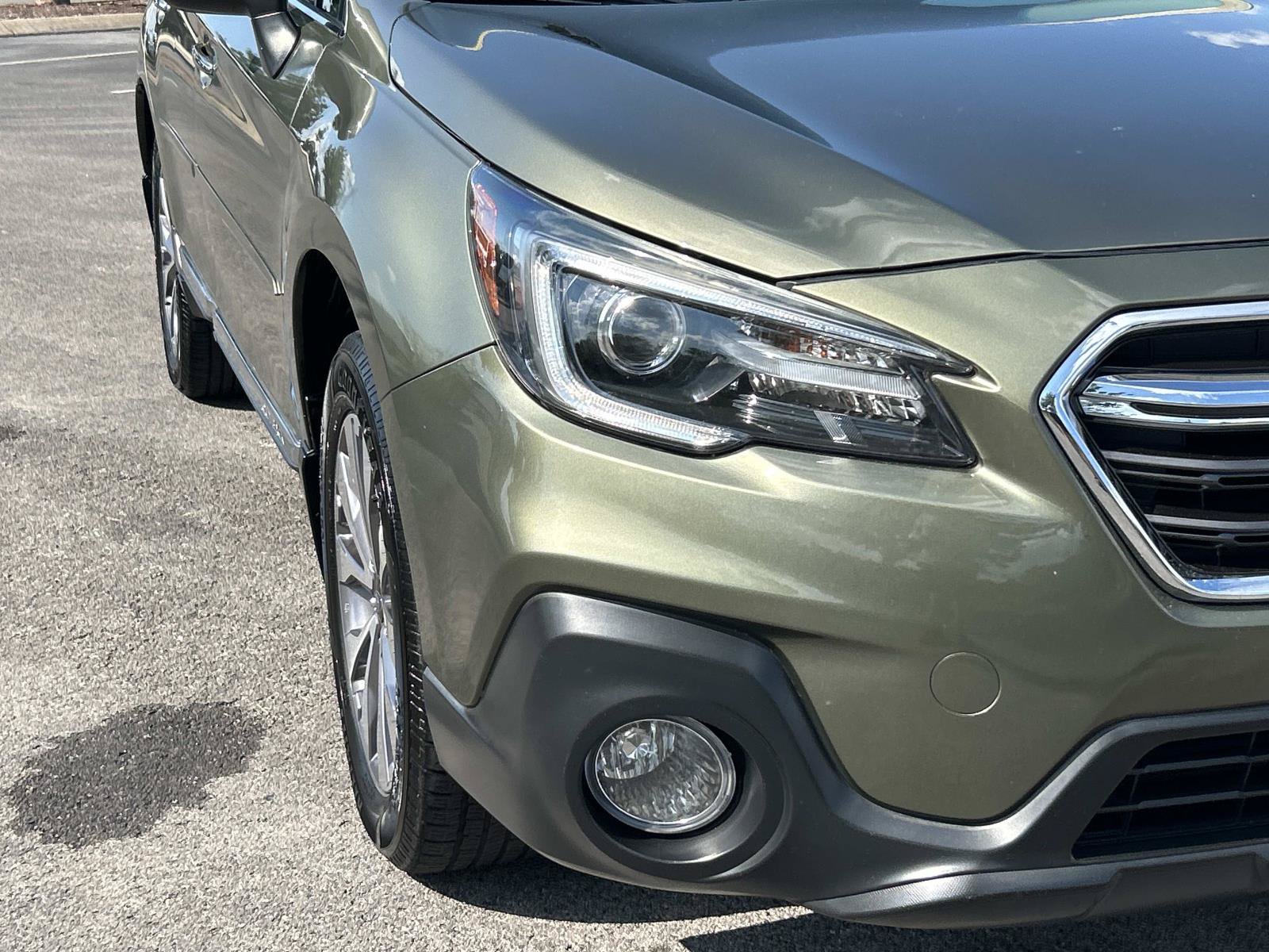 Used 2018 Subaru Outback 2.5i Touring AWD/4WD image 13