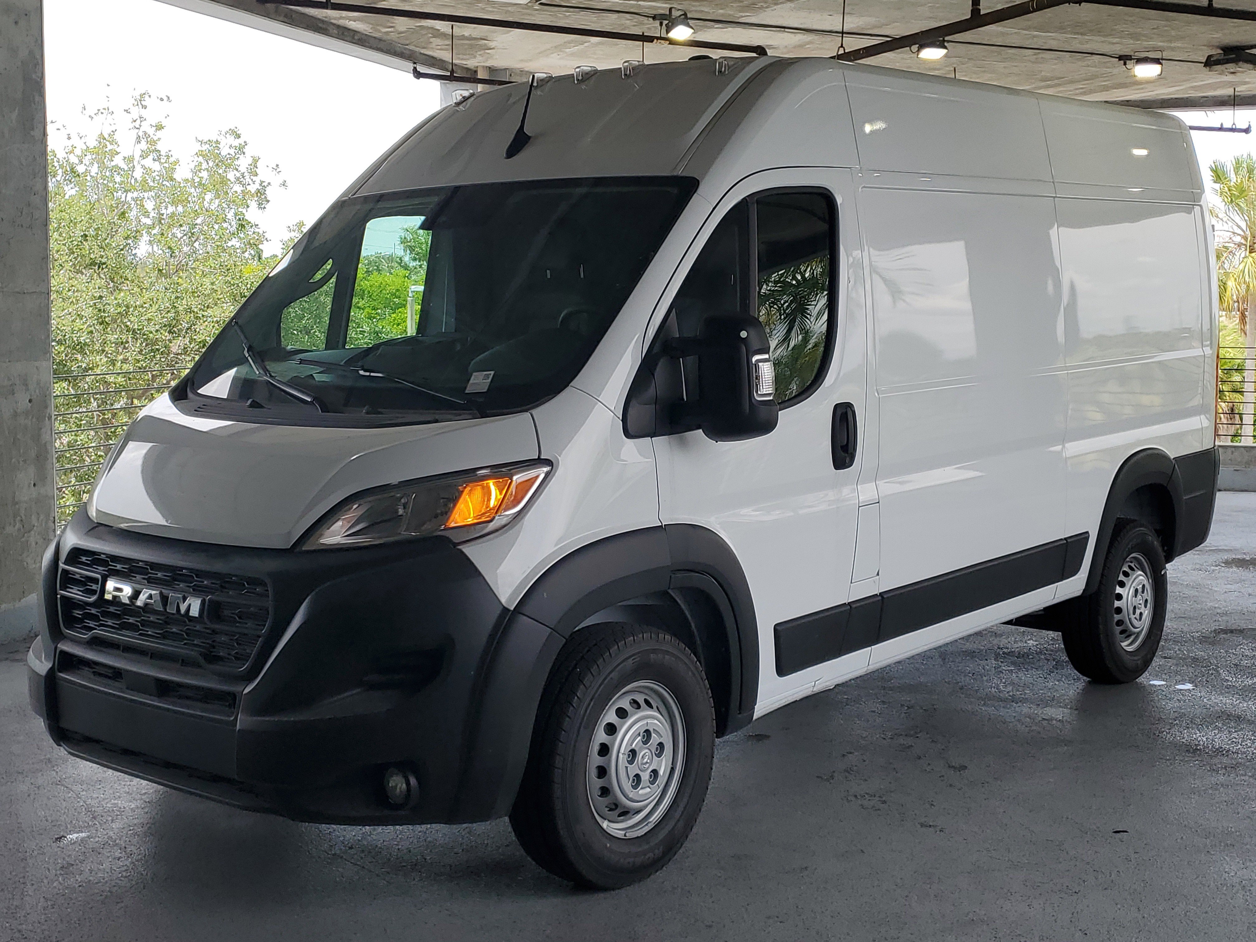Used 2026 RAM ProMaster 1500 w/ Convenience Group FWD image 4
