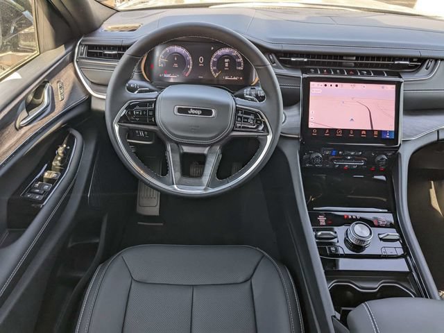 New 2025 Jeep Grand Cherokee L Overland w/ Trailer Tow Package AWD/4WD image 17