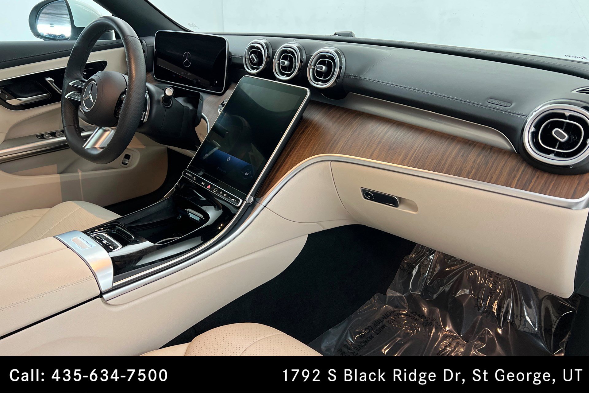 Certified 2025 Mercedes-Benz CLE 450 4MATIC Cabriolet image 19