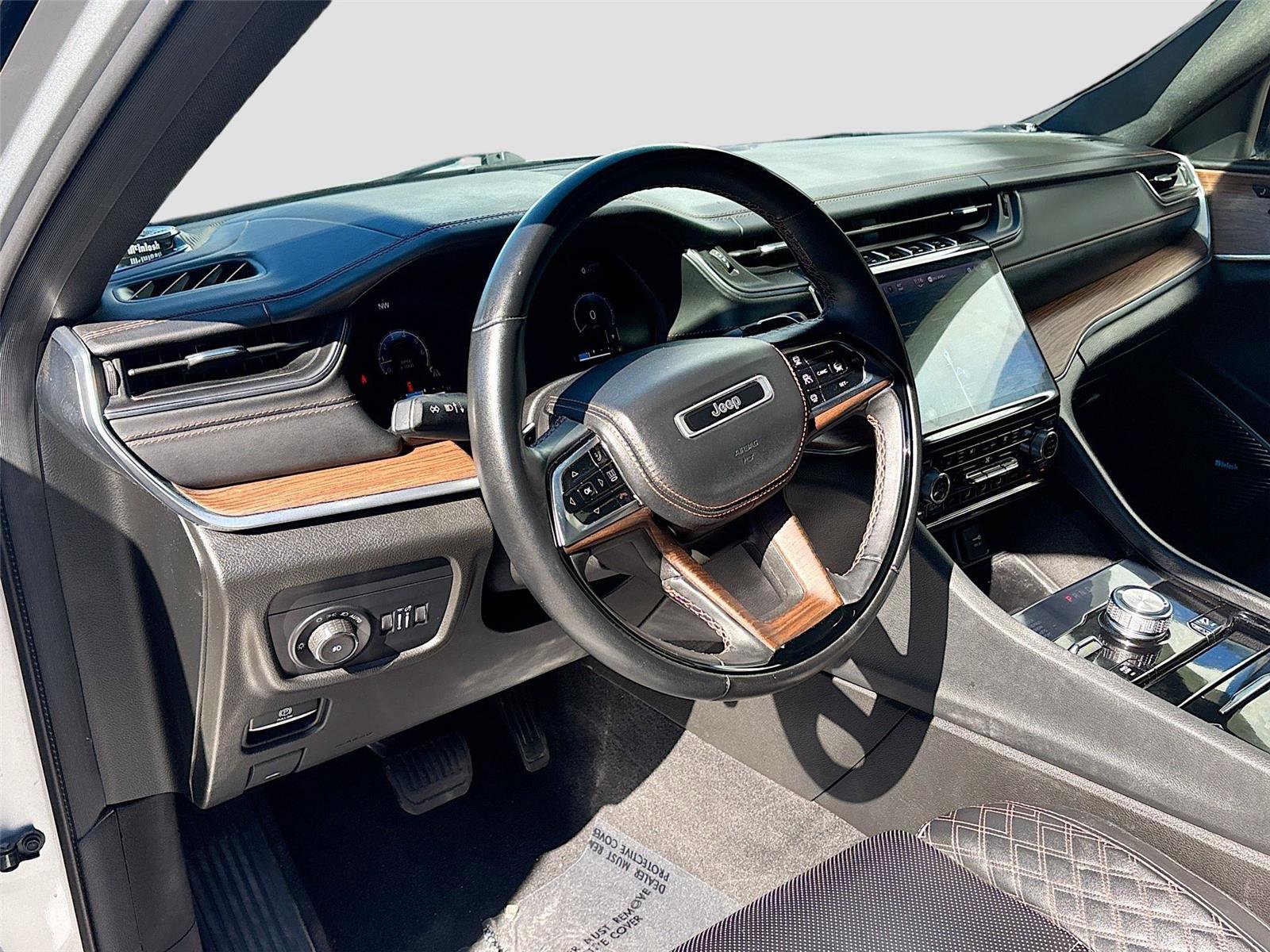 Used 2021 Jeep Grand Cherokee L Summit w/ Advanced Protech Group IV image 10