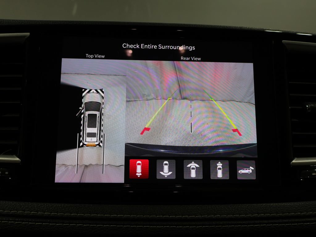 Used 2021 Chrysler Pacifica Touring-L FWD image 7