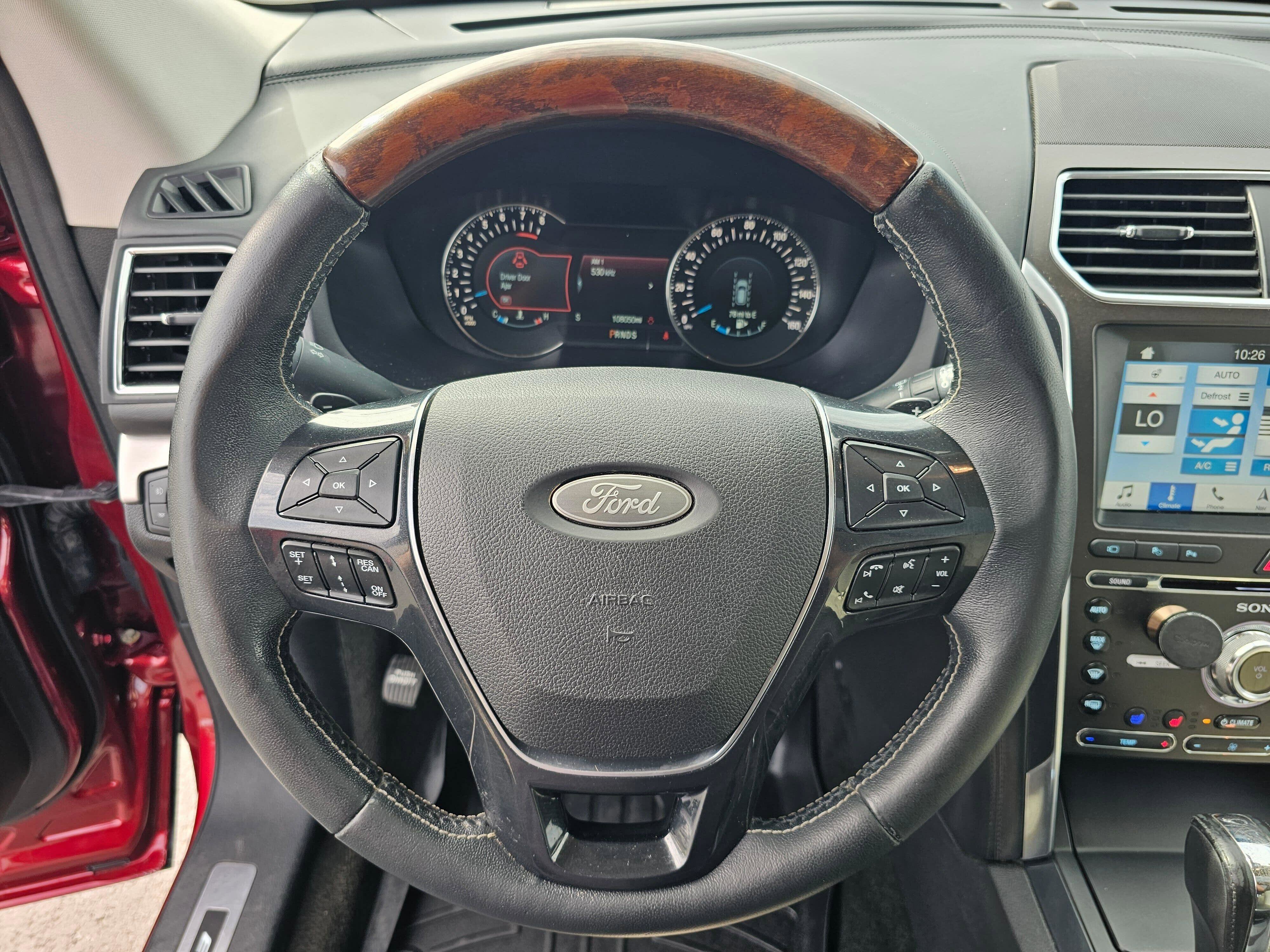 Used 2018 Ford Explorer Platinum AWD/4WD image 23