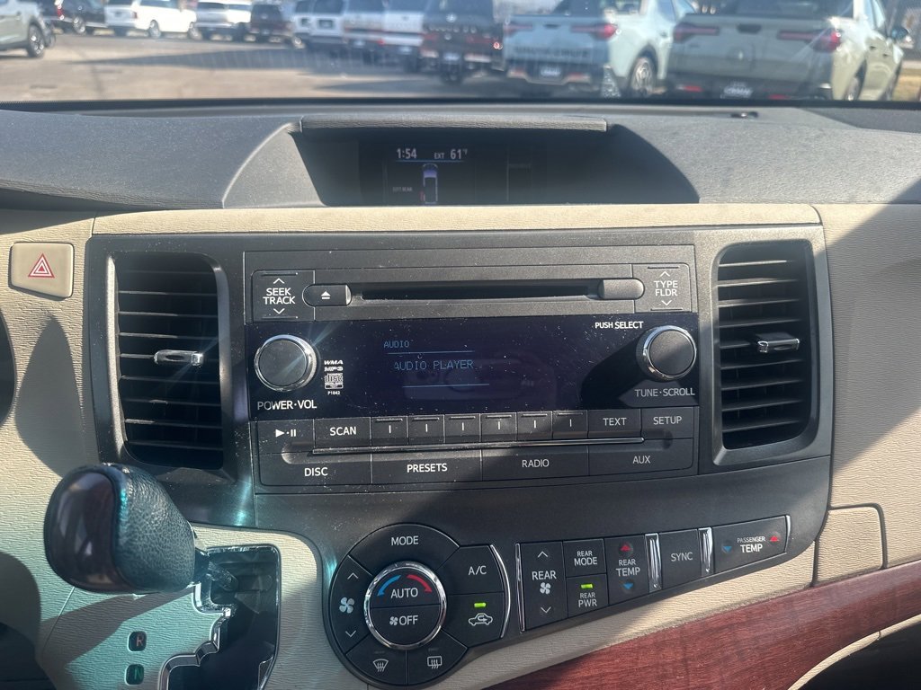 Used 2012 Toyota Sienna image 18