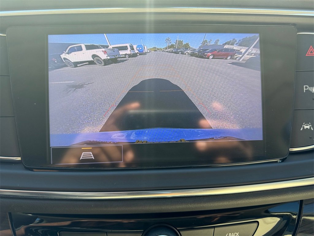 Used 2022 Buick Enclave Essence image 25
