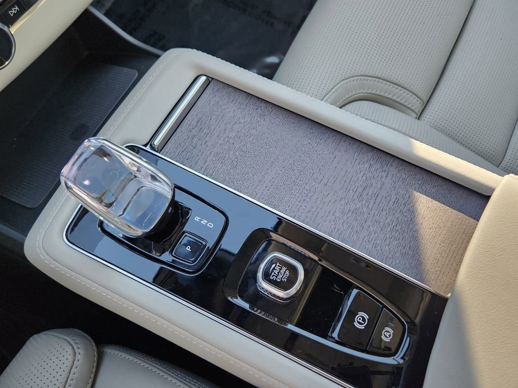 New 2026 Volvo XC90 T8 Ultra w/ Protection Package Premier image 11