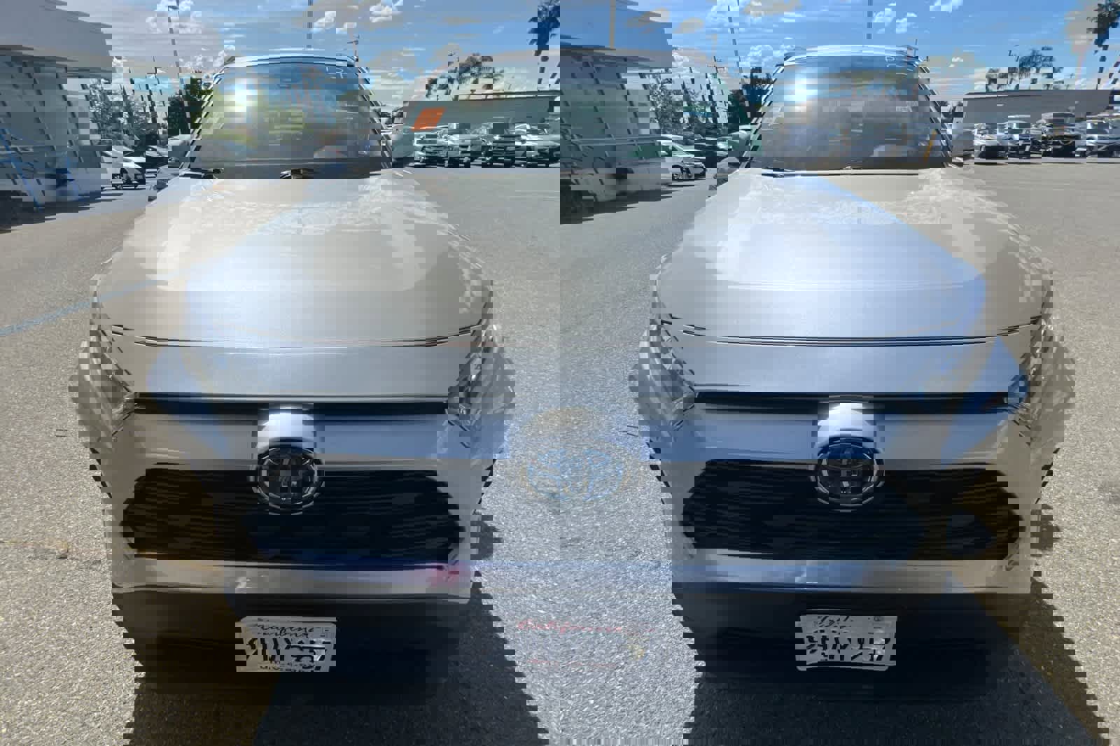 Used 2022 Toyota RAV4 LE image 2