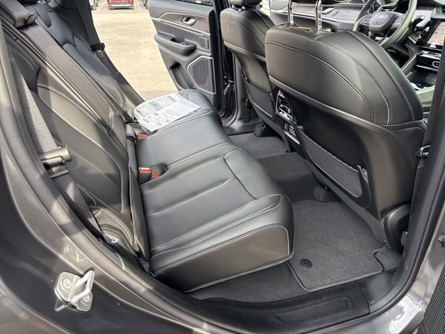 New 2026 Jeep Grand Cherokee Limited w/ Limited Altitude Package AWD/4WD image 24