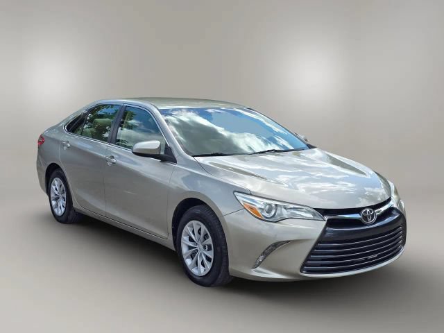 Used 2016 Toyota Camry LE FWD image 3