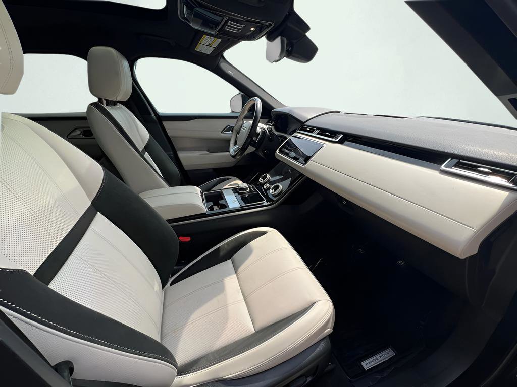 Used 2019 Land Rover Range Rover Velar R-Dynamic SE image 28