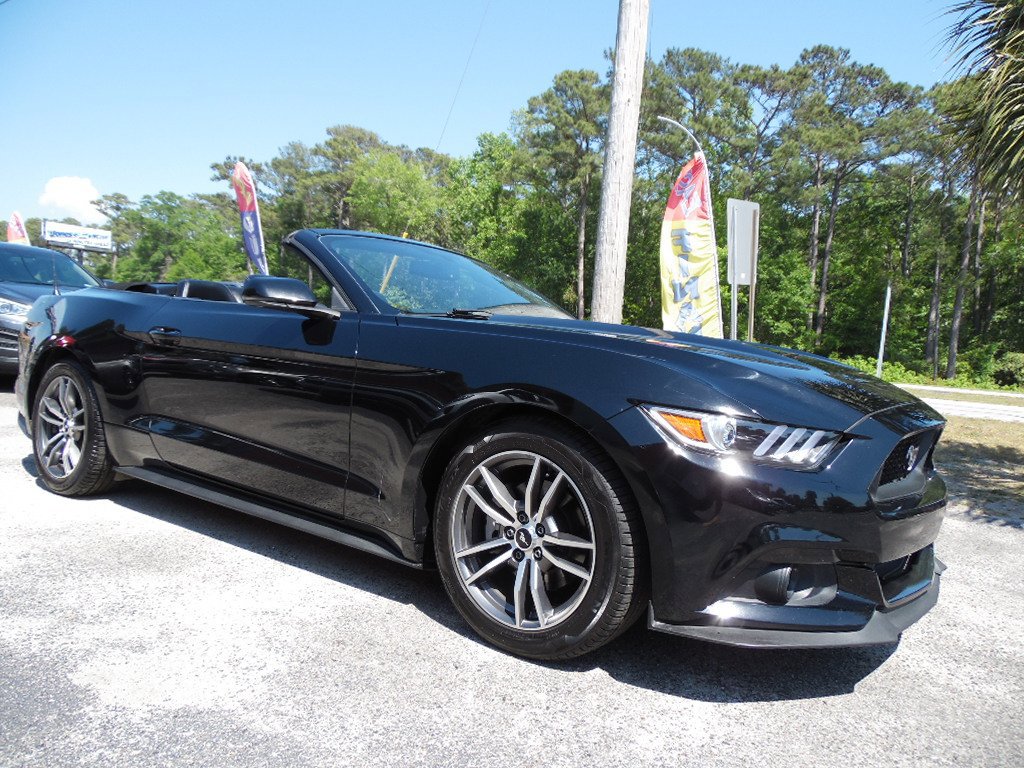 Used 2016 Ford Mustang Premium image 3